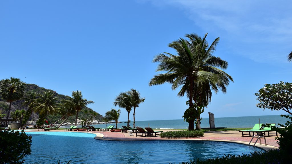Beachfront 1 Bedroom Condo, Vacation Condo