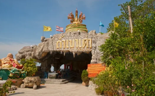 Wat Tham Khao Tao